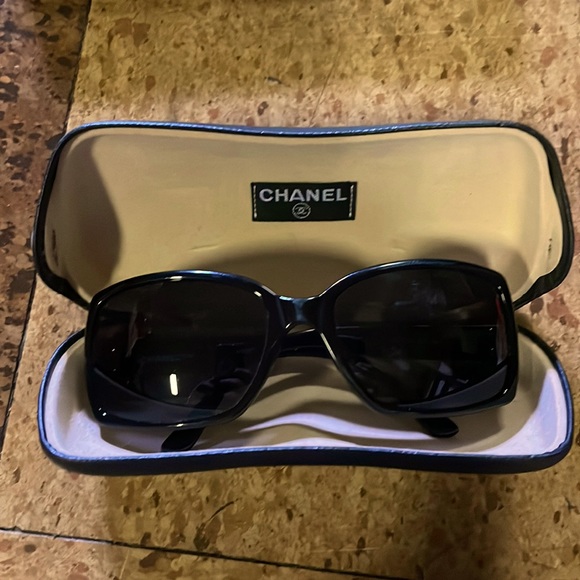 Vintage Chanel sunglasses - Picture 1 of 7